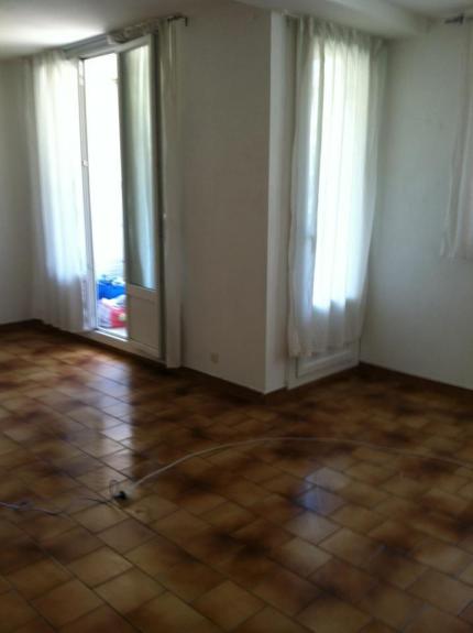 Our apartment is spotless Too bad we don t live he